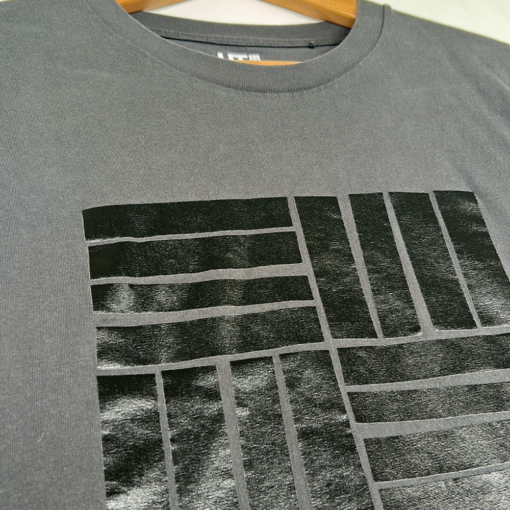 🌼3 for $15🌼 Uniqlo X MoMA Color & Rhythym Oiticica Special Edition T-Shirt